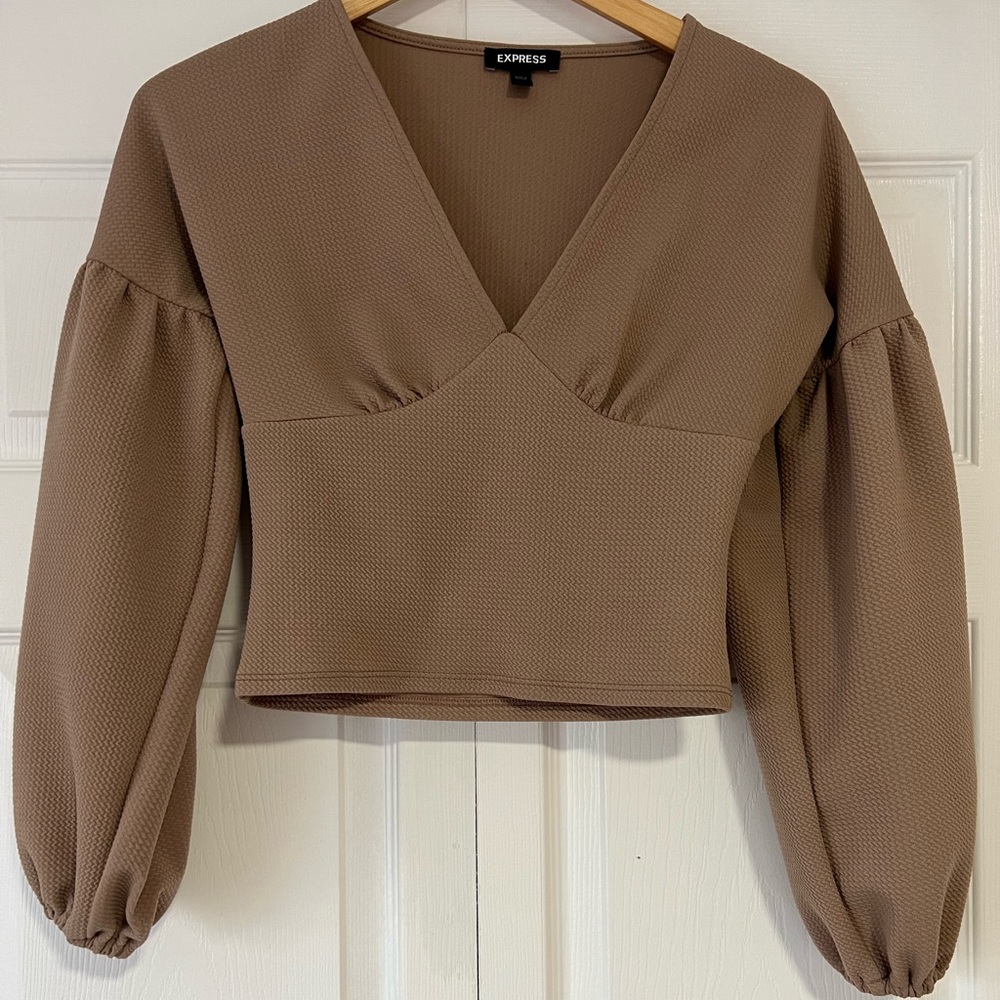 Express tan top, balloon sleeves, size XS/TP